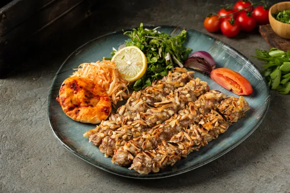 كباب موزريلا مع المكسرات